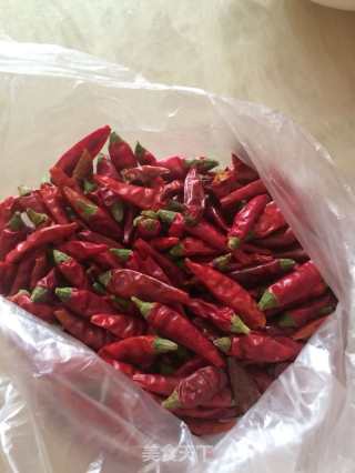 自制花生辣椒酱的做法步骤：1
