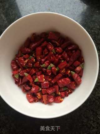 自制花生辣椒酱的做法步骤：3