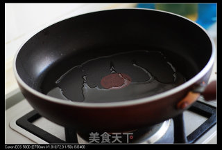 豉油皇海鲜炒粉丝的做法步骤：3