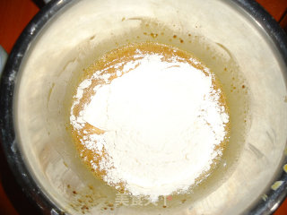 红糖戚风的做法步骤：5