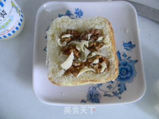 核桃沙拉焗面包的做法步骤：5