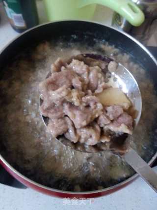 葱爆羊肉的做法步骤：3