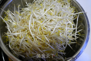 素炒绿豆芽的做法步骤：1