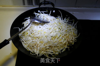 素炒绿豆芽的做法步骤：4