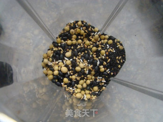 五谷养生黑芝麻糊的做法步骤：3