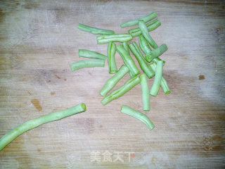 干煸芸豆的做法步骤：1