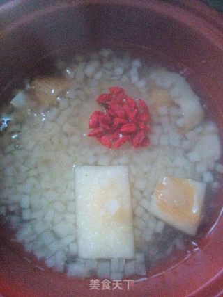 口感细腻、入口即化的银耳雪梨羹私家做法的做法步骤：6