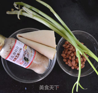 拌千张芹菜的做法步骤：1