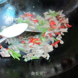 双椒猪肚丝的做法步骤：7