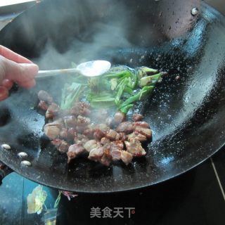 青椒腊鸡腿的做法步骤：6
