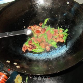 青椒腊鸡腿的做法步骤：8