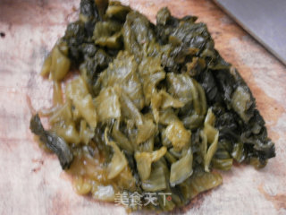 酸菜鸡汤的做法步骤：2