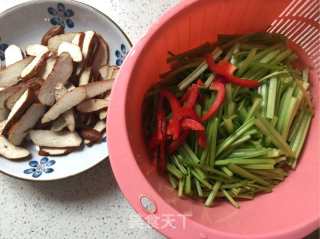 家常芹菜炒香干的做法步骤：5
