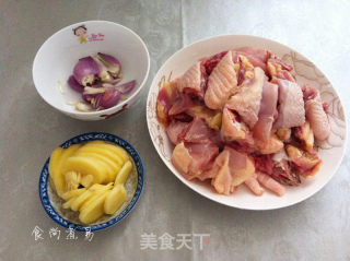 黑糯米酒煲鸡汤的做法步骤：2