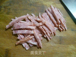 培根芹菜炒土豆的做法步骤：2