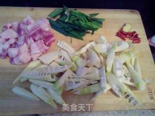 肉炖笋的做法步骤：2