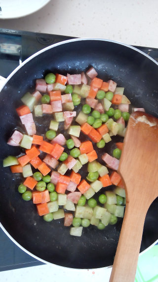 什锦虾仁炒饭——宝宝爱吃的做法步骤：6