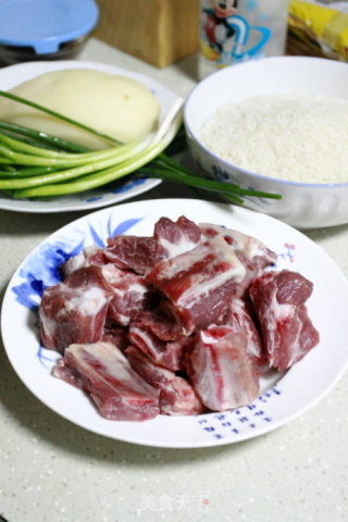 简单易做的快手排骨拌饭的做法步骤：2