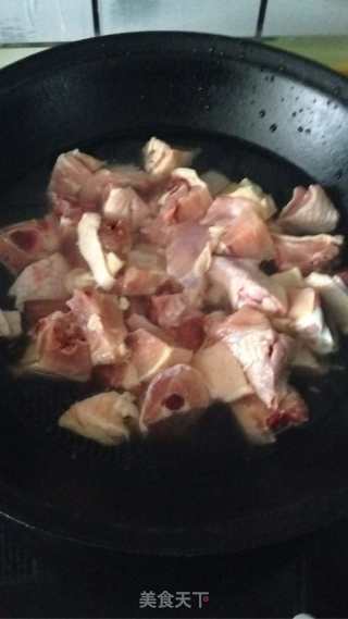 咖喱土豆鸡肉的做法步骤：2