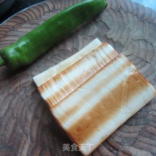 豆豉青椒香干片的做法步骤：1