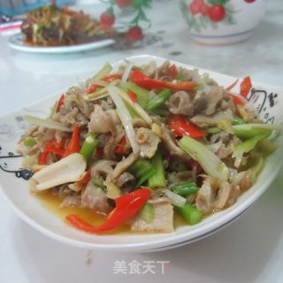 西芹大蒜炒猪肚的做法步骤：10