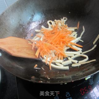 鱿鱼豆腐萝卜丝的做法步骤：4