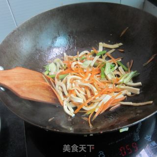 鱿鱼豆腐萝卜丝的做法步骤：5