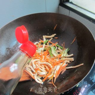 鱿鱼豆腐萝卜丝的做法步骤：6