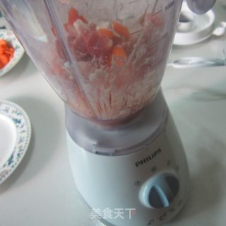 胡萝卜猪肉丸子的做法步骤：2