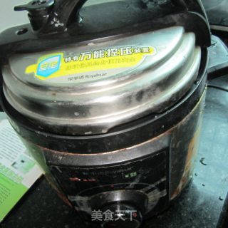 酱油炒排骨的做法步骤：3