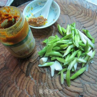 咖喱蒜香鱼的做法步骤：1