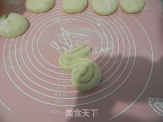 白兔馒头的做法步骤：3