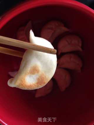 砂锅羊肉锅贴的做法步骤：7