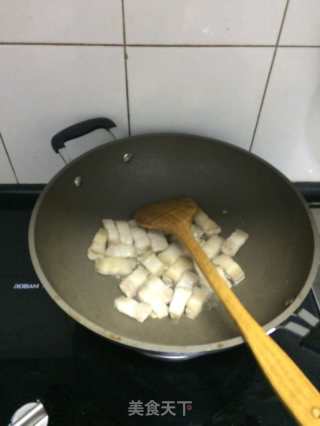 五花肉烧咸鱼的做法步骤：3