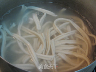 意酱炒宽面的做法步骤：2