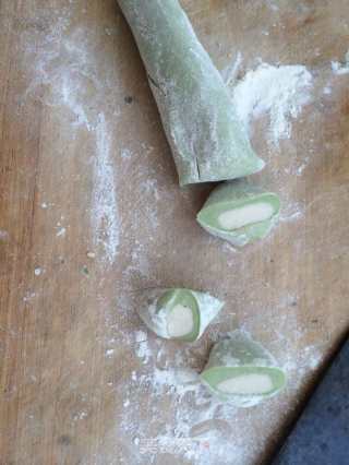 翡翠白菜蒸饺的做法步骤：1