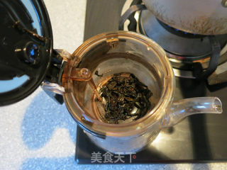 冬天来啦喝一杯暖身的奶茶的做法步骤：4