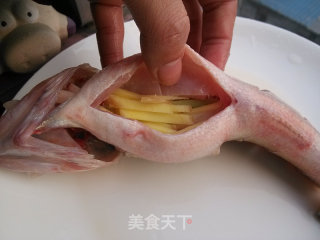 清蒸鲈鱼的做法步骤：7