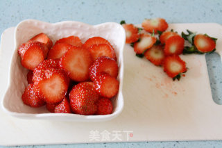 【随心草莓芝士杯】：不可辜负的草莓季的做法步骤：2