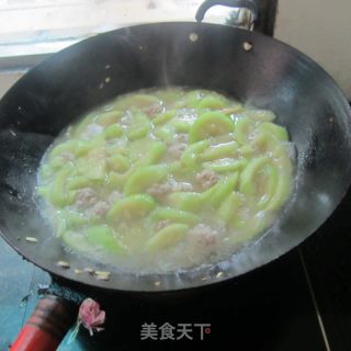 肉丸丝瓜汤的做法步骤：13