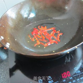 香肠洋葱丁的做法步骤：3