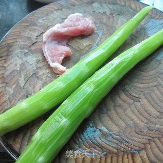 干辣椒肉末莴笋片的做法步骤：1