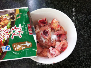 杏鲍菇孜然鸡腿肉的做法步骤：2