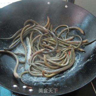 干熳黄鳝圈的做法步骤：4