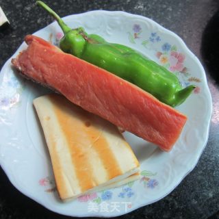 腊精条炒香干的做法步骤：2