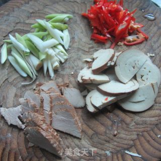蒜香尖椒卤肉卤豆腐的做法步骤：2