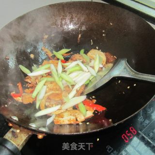 蒜香尖椒卤肉卤豆腐的做法步骤：7