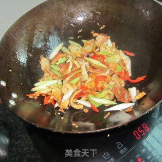 蒜香尖椒卤肉卤豆腐的做法步骤：8