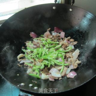 木耳洋葱炒肉的做法步骤：9