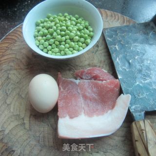青豆鸡蛋瘦肉汤的做法步骤：1